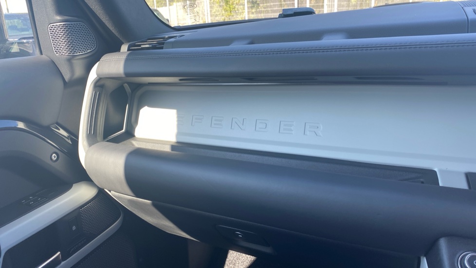 Land Rover Defender 3.0 D250 HSE 90 3dr Auto Diesel Estate - Image 52