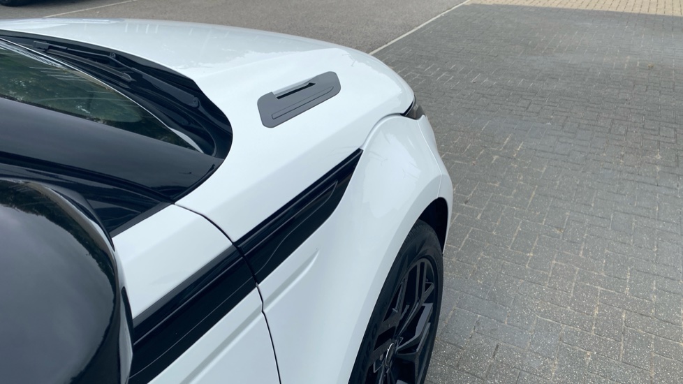 Land Rover Range Rover Evoque 1.5 P300e R-Dynamic HSE 5dr Auto Hatchback - Image 28