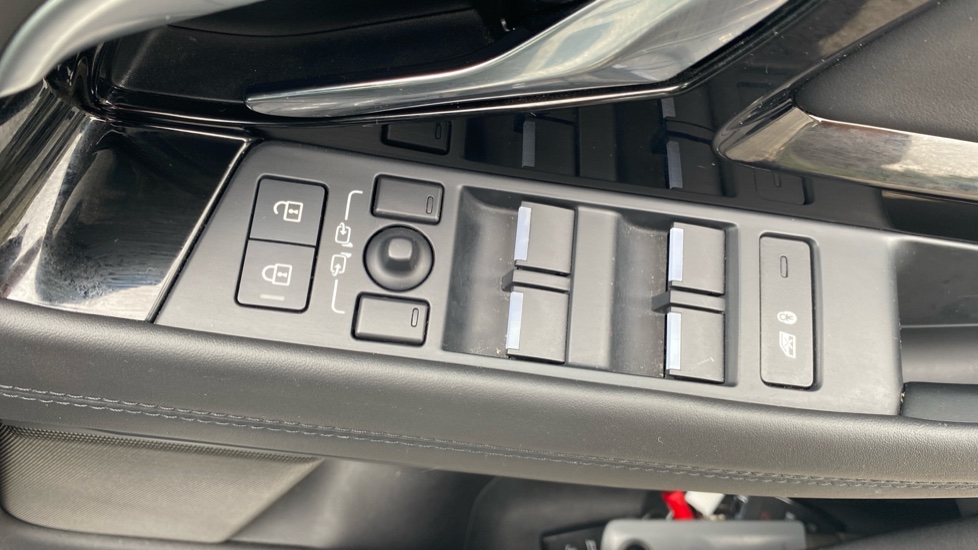 Land Rover Range Rover Evoque 1.5 P300e R-Dynamic HSE 5dr Auto Hatchback - Image 47