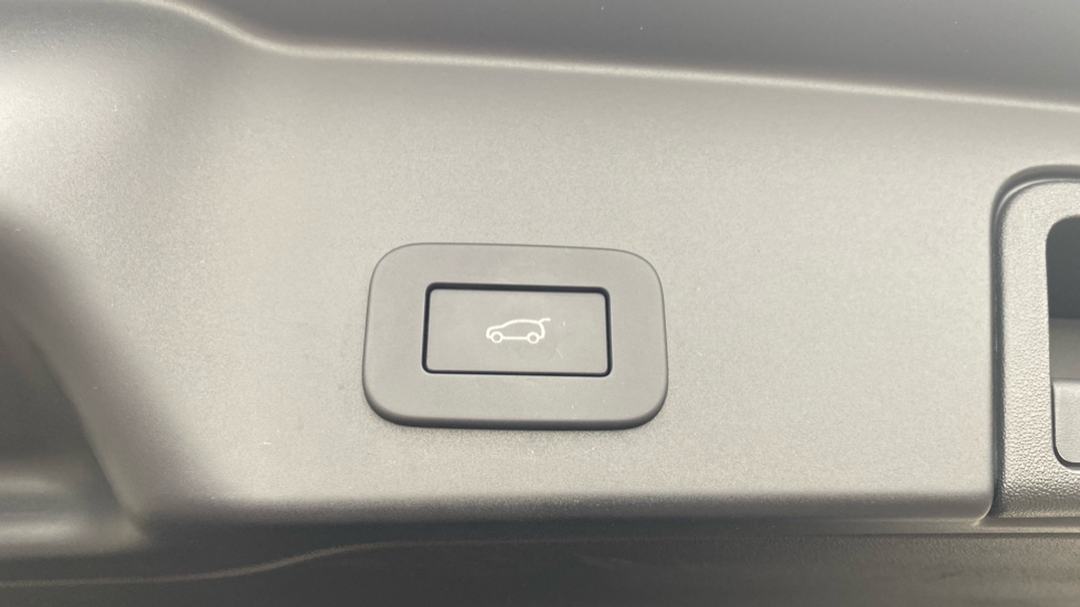 Land Rover Range Rover Evoque 2.0 D200 Dynamic HSE 5dr Auto Diesel Hatchback - Image 34