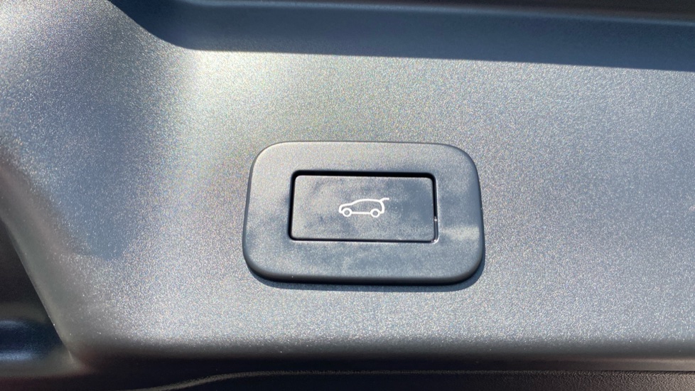 Land Rover Range Rover Evoque 2.0 D200 R-Dynamic HSE 5dr Auto Diesel Hatchback - Image 32