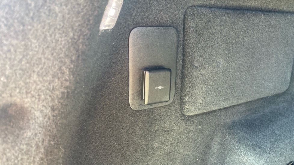 Land Rover Range Rover Evoque 2.0 D200 R-Dynamic HSE 5dr Auto Diesel Hatchback - Image 34