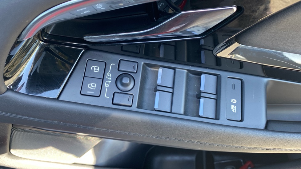 Land Rover Range Rover Evoque 2.0 D200 R-Dynamic HSE 5dr Auto Diesel Hatchback - Image 41