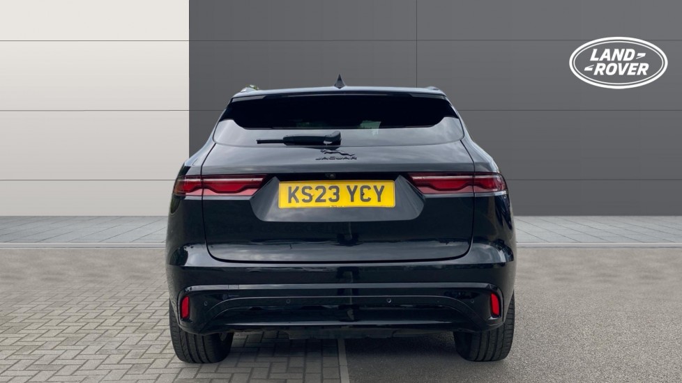 Jaguar F-Pace 2.0 D200 R-Dynamic SE Black 5dr Auto AWD Diesel Estate - Image 6