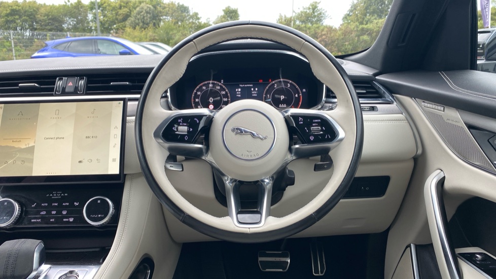 Jaguar F-Pace 2.0 D200 R-Dynamic SE Black 5dr Auto AWD Diesel Estate - Image 15