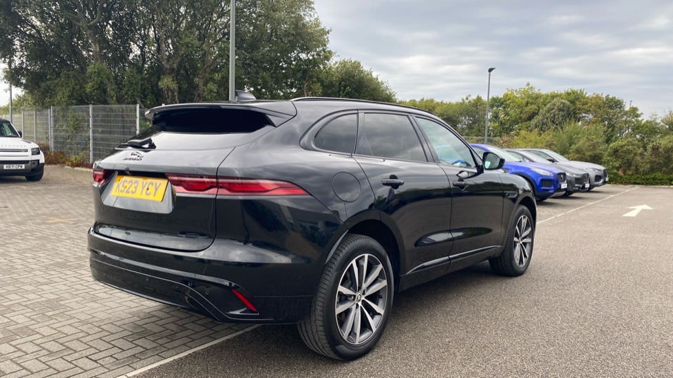 Jaguar F-Pace 2.0 D200 R-Dynamic SE Black 5dr Auto AWD Diesel Estate - Image 22