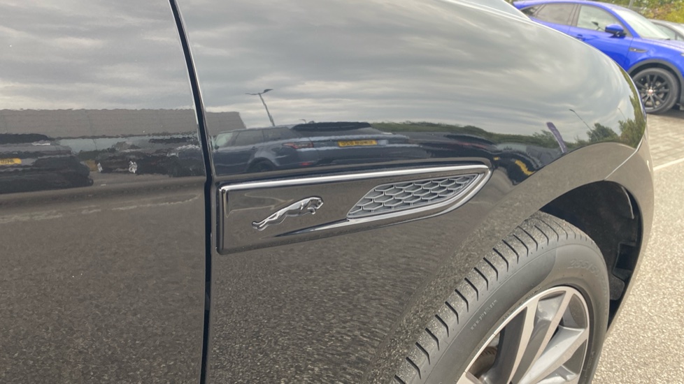 Jaguar F-Pace 2.0 D200 R-Dynamic SE Black 5dr Auto AWD Diesel Estate - Image 26