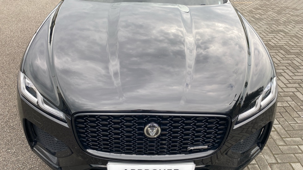 Jaguar F-Pace 2.0 D200 R-Dynamic SE Black 5dr Auto AWD Diesel Estate - Image 28