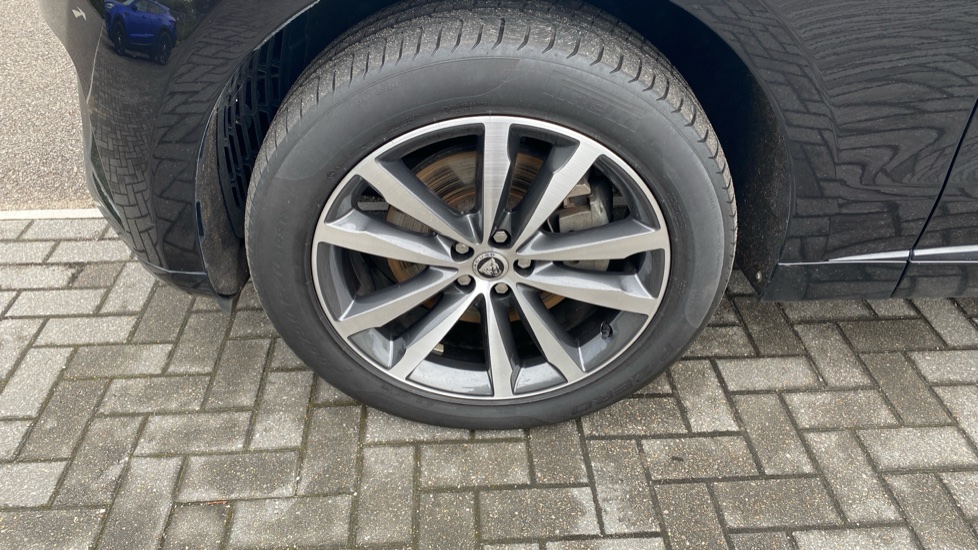Jaguar F-Pace 2.0 D200 R-Dynamic SE Black 5dr Auto AWD Diesel Estate - Image 30