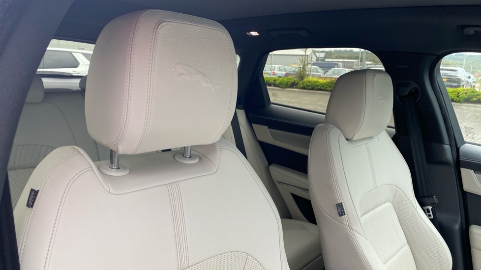 Jaguar F-Pace 2.0 D200 R-Dynamic SE Black 5dr Auto AWD Diesel Estate - Image 42