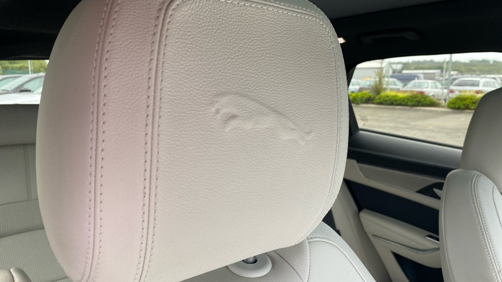 Jaguar F-Pace 2.0 D200 R-Dynamic SE Black 5dr Auto AWD Diesel Estate - Image 43