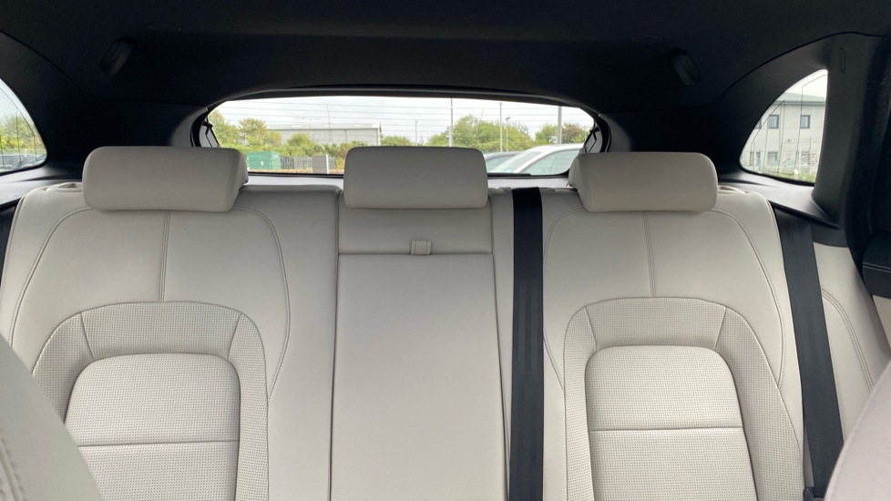 Jaguar F-Pace 2.0 D200 R-Dynamic SE Black 5dr Auto AWD Diesel Estate - Image 44