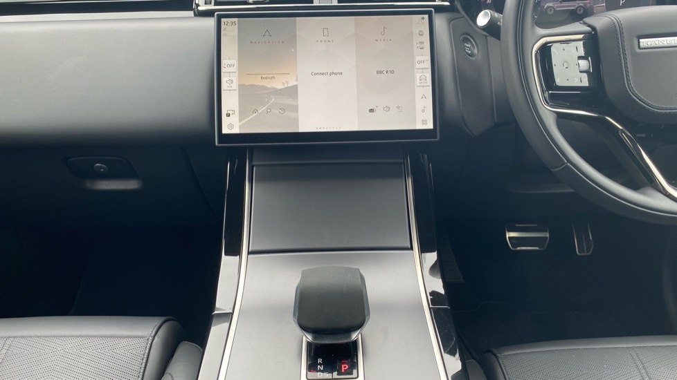 Land Rover Range Rover Velar 2.0 D200 MHEV Dynamic HSE 5dr Auto Diesel Estate - Image 14