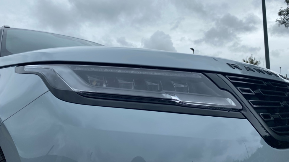 Land Rover Range Rover Velar 2.0 D200 MHEV Dynamic HSE 5dr Auto Diesel Estate - Image 17