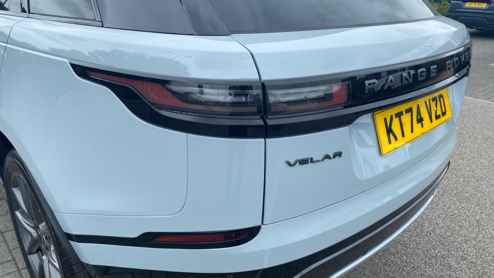 Land Rover Range Rover Velar 2.0 D200 MHEV Dynamic HSE 5dr Auto Diesel Estate - Image 19