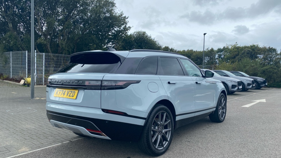 Land Rover Range Rover Velar 2.0 D200 MHEV Dynamic HSE 5dr Auto Diesel Estate - Image 22
