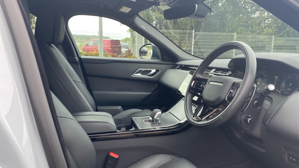 Land Rover Range Rover Velar 2.0 D200 MHEV Dynamic HSE 5dr Auto Diesel Estate - Image 50