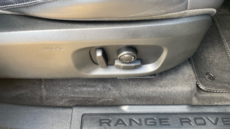 Land Rover Range Rover Evoque 2.0 TD4 SE Tech 5dr Auto Diesel Hatchback - Image 39