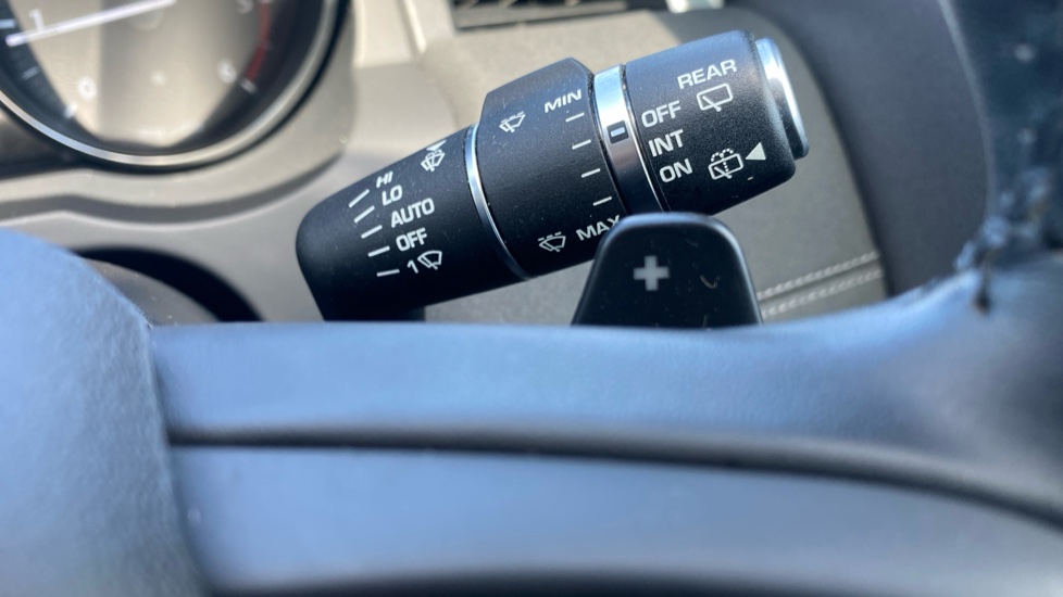 Land Rover Range Rover Evoque 2.0 TD4 SE Tech 5dr Auto Diesel Hatchback - Image 47