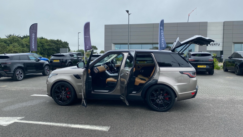 Land Rover Range Rover Sport 2.0 P400e HSE Dynamic 5dr Auto Estate - Image 26