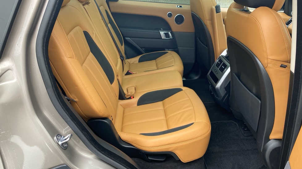 Land Rover Range Rover Sport 2.0 P400e HSE Dynamic 5dr Auto Estate - Image 32