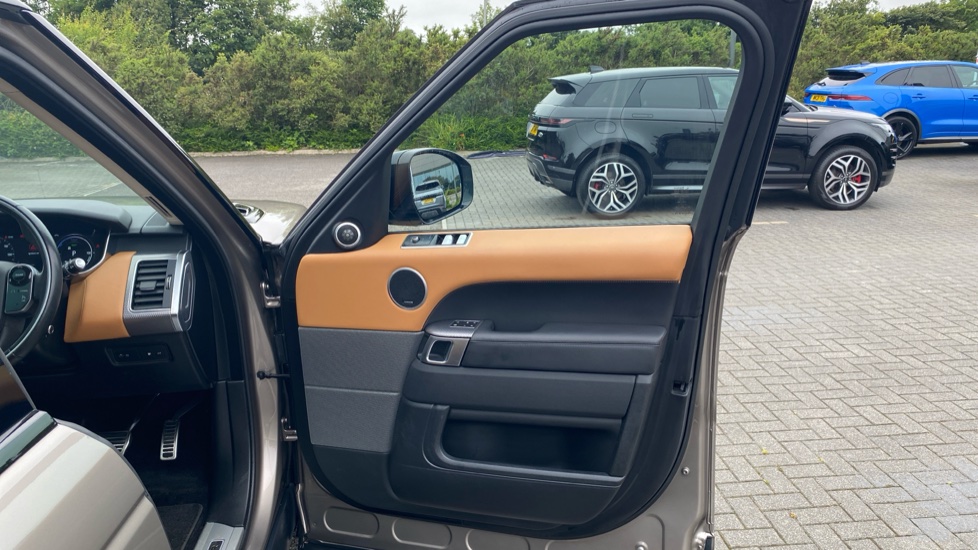 Land Rover Range Rover Sport 2.0 P400e HSE Dynamic 5dr Auto Estate - Image 36