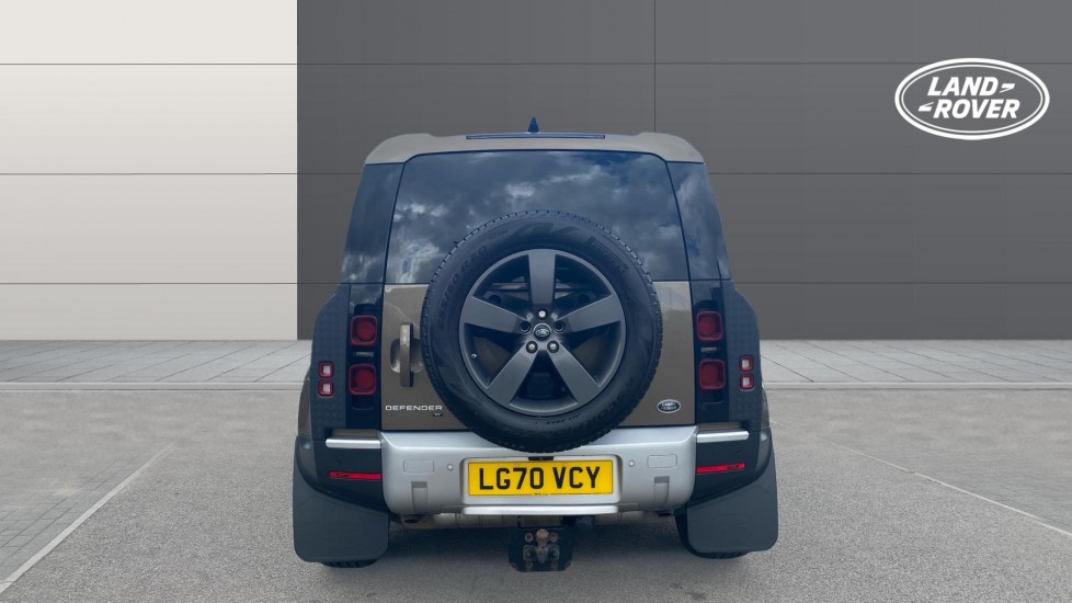 Land Rover Defender 2.0 P300 SE 110 5dr Auto Petrol Estate - Image 6