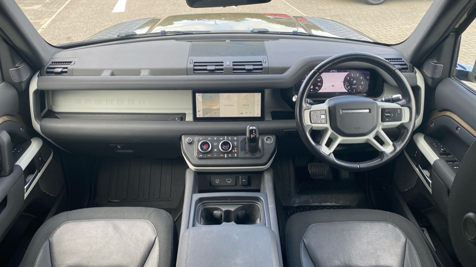 Land Rover Defender 2.0 P300 SE 110 5dr Auto Petrol Estate - Image 9