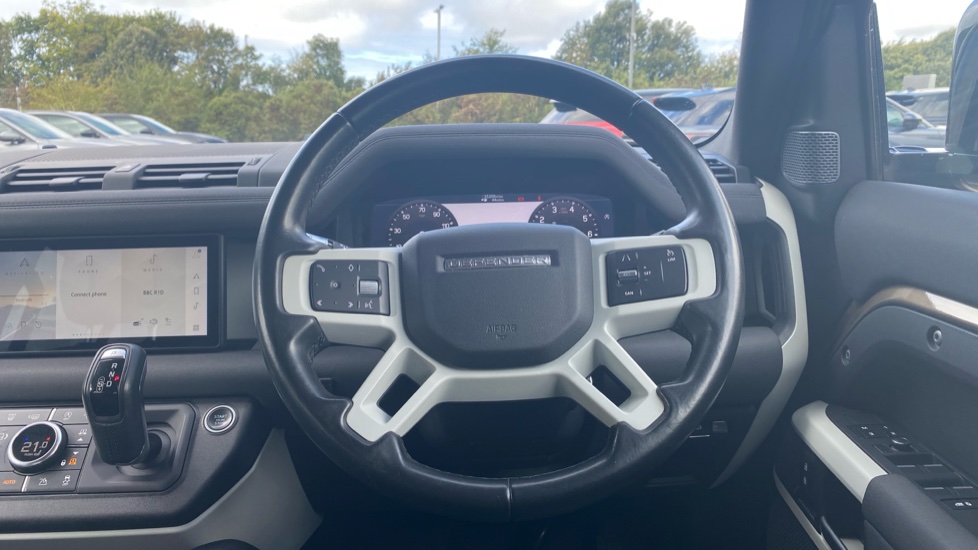 Land Rover Defender 2.0 P300 SE 110 5dr Auto Petrol Estate - Image 15