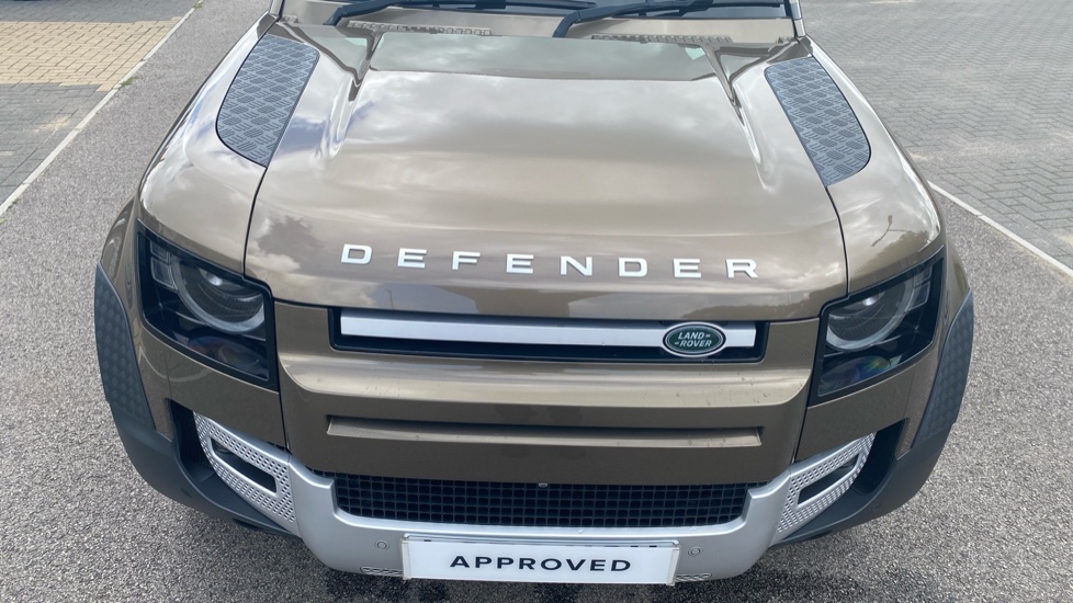 Land Rover Defender 2.0 P300 SE 110 5dr Auto Petrol Estate - Image 31