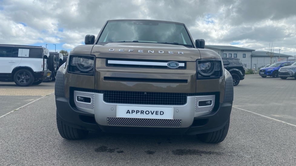 Land Rover Defender 2.0 P300 SE 110 5dr Auto Petrol Estate - Image 32