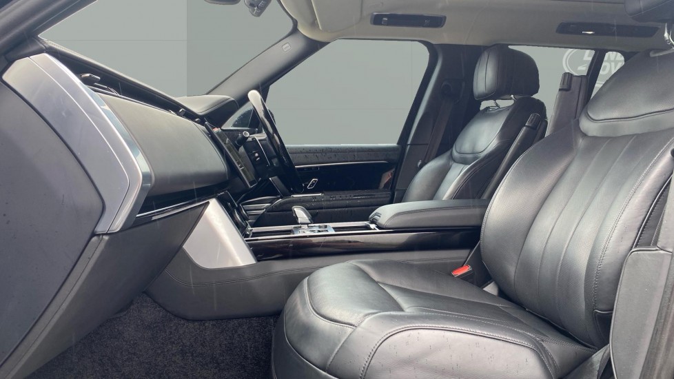 Land Rover Range Rover 4.4 P530 V8 Autobiography 4dr Auto Petrol Estate - Image 3