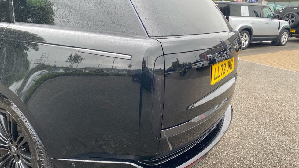 Land Rover Range Rover 4.4 P530 V8 Autobiography 4dr Auto Petrol Estate - Image 19