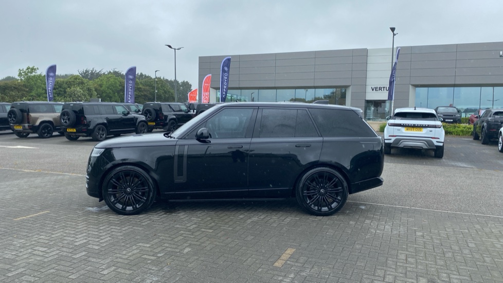Land Rover Range Rover 4.4 P530 V8 Autobiography 4dr Auto Petrol Estate - Image 21