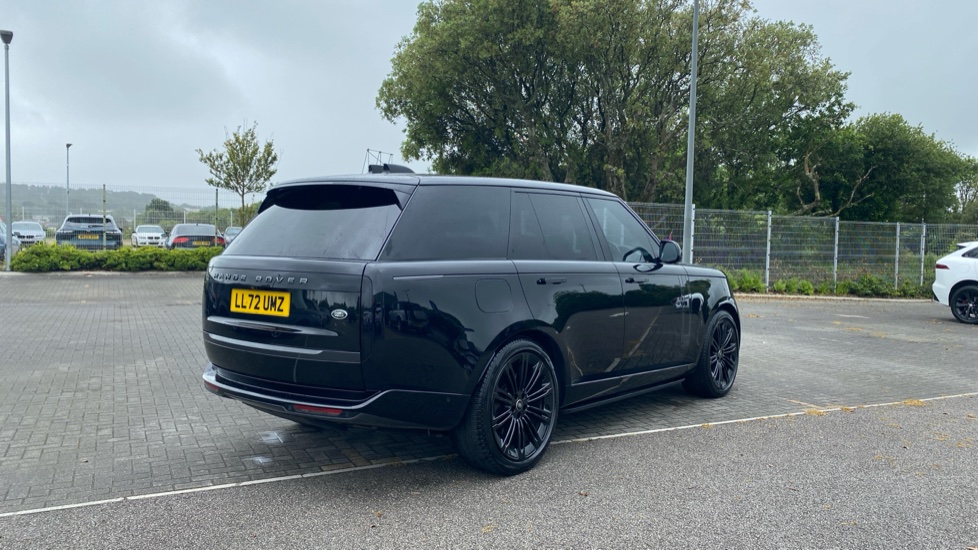 Land Rover Range Rover 4.4 P530 V8 Autobiography 4dr Auto Petrol Estate - Image 22