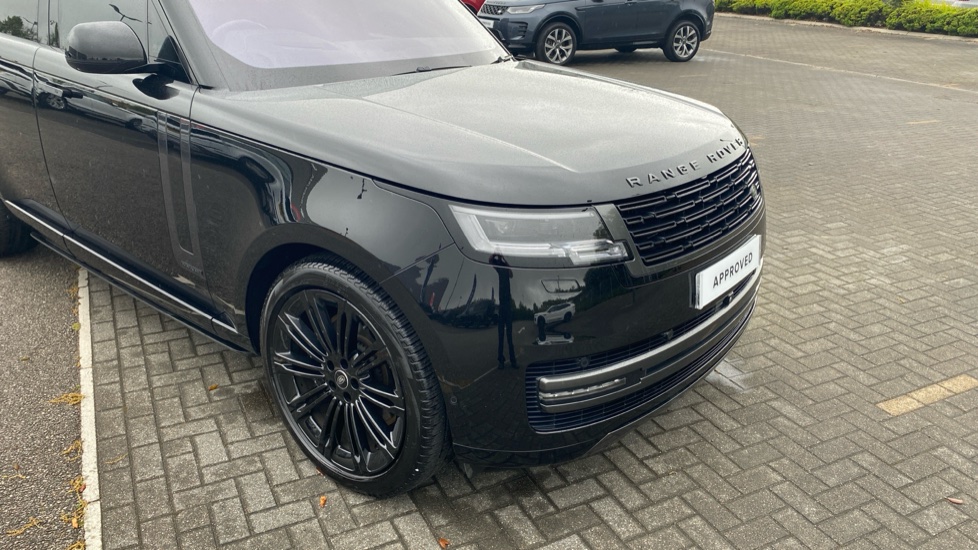 Land Rover Range Rover 4.4 P530 V8 Autobiography 4dr Auto Petrol Estate - Image 32