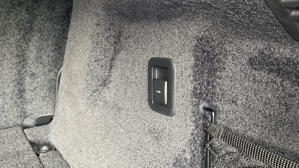 Land Rover Range Rover 4.4 P530 V8 Autobiography 4dr Auto Petrol Estate - Image 39