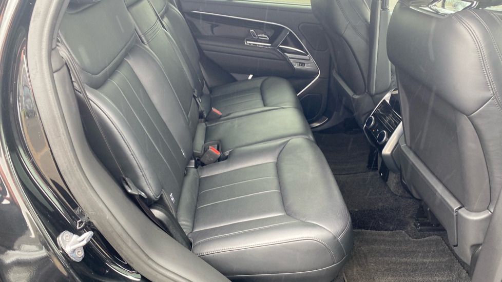 Land Rover Range Rover 4.4 P530 V8 Autobiography 4dr Auto Petrol Estate - Image 44