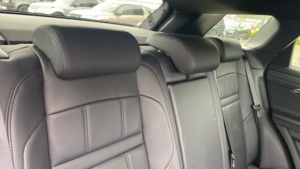 Land Rover Range Rover Evoque 1.5 P300e R-Dynamic SE 5dr Auto Hatchback - Image 41