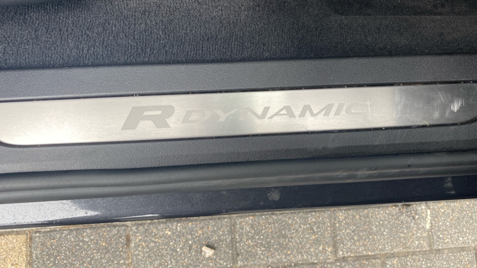 Land Rover Range Rover Evoque 1.5 P300e R-Dynamic SE 5dr Auto Hatchback - Image 47