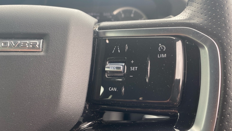 Land Rover Range Rover Evoque 1.5 P300e R-Dynamic SE 5dr Auto Hatchback - Image 54