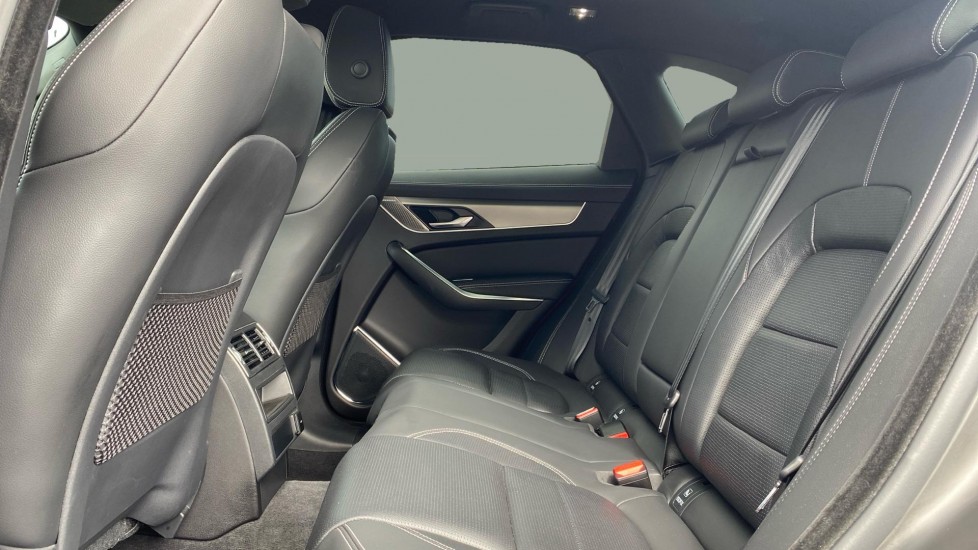 Jaguar F-Pace 2.0 D200 R-Dynamic SE Black 5dr Auto AWD Diesel Estate - Image 4