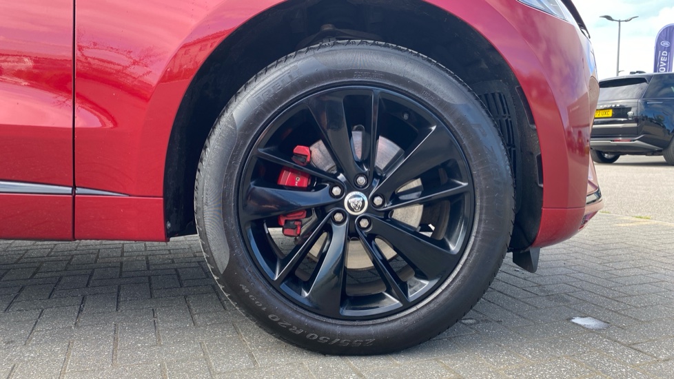 Jaguar F-Pace 2.0 D200 R-Dynamic SE Black 5dr Auto AWD Diesel Estate - Image 8