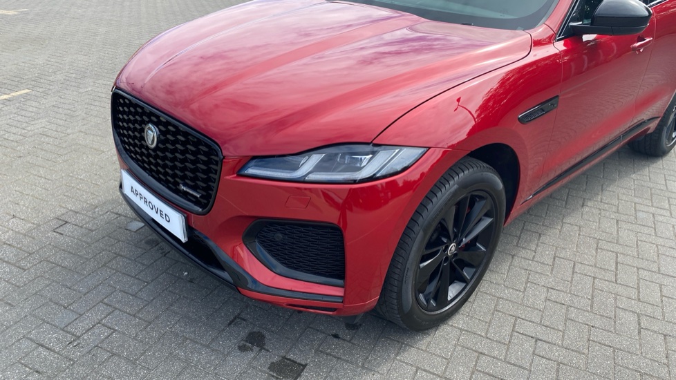 Jaguar F-Pace 2.0 D200 R-Dynamic SE Black 5dr Auto AWD Diesel Estate - Image 30