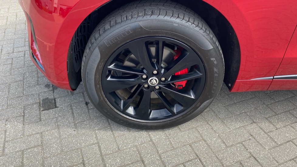 Jaguar F-Pace 2.0 D200 R-Dynamic SE Black 5dr Auto AWD Diesel Estate - Image 31