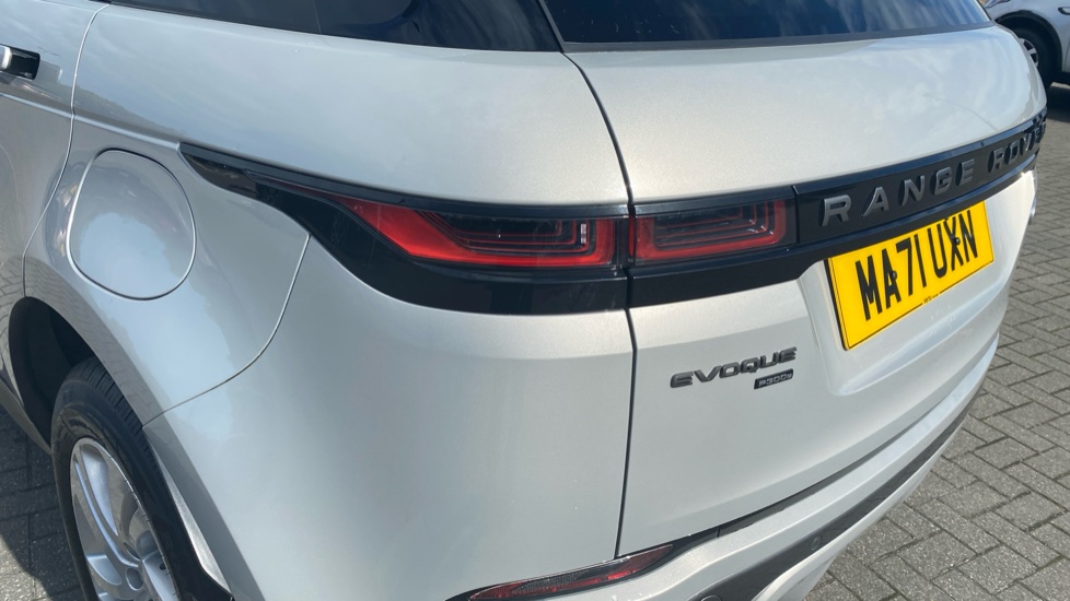 Land Rover Range Rover Evoque 1.5 P300e R-Dynamic S 5dr Auto Hatchback - Image 19