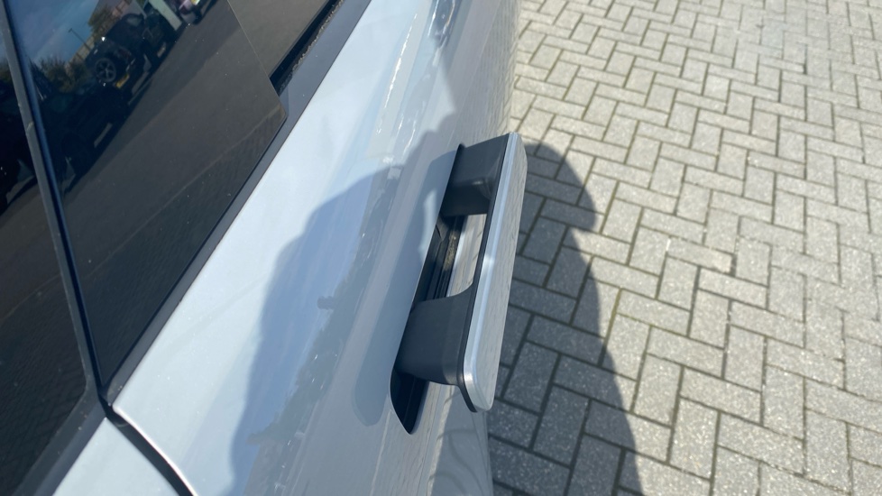 Land Rover Range Rover Evoque 1.5 P300e R-Dynamic S 5dr Auto Hatchback - Image 24