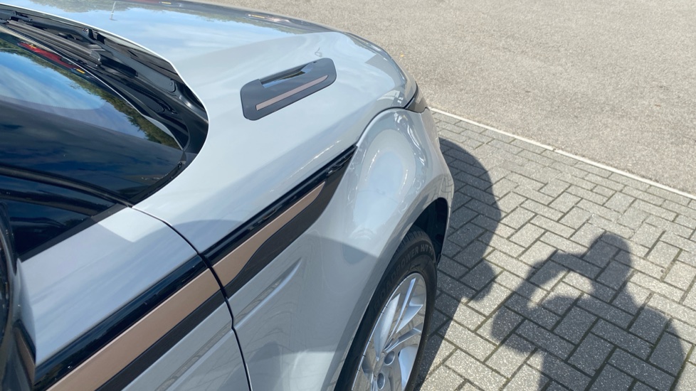 Land Rover Range Rover Evoque 1.5 P300e R-Dynamic S 5dr Auto Hatchback - Image 27
