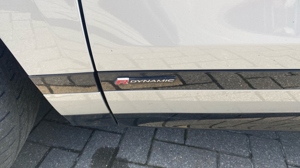 Land Rover Range Rover Evoque 1.5 P300e R-Dynamic S 5dr Auto Hatchback - Image 32