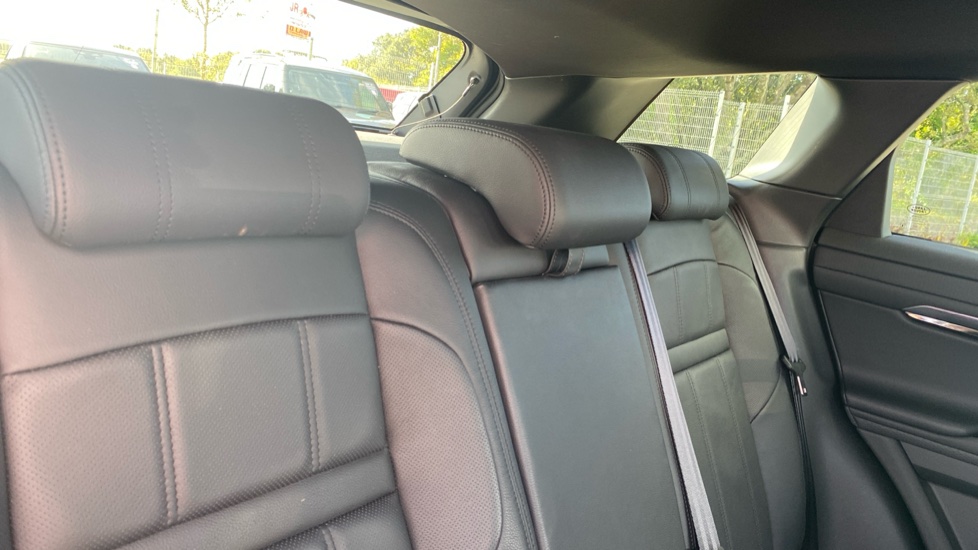 Land Rover Range Rover Evoque 1.5 P300e R-Dynamic S 5dr Auto Hatchback - Image 40